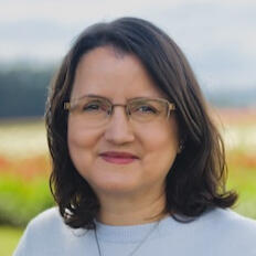 Headshot of Cynthia Capley, a Regency and Victorian romance author based in the Pacific Northwest.
